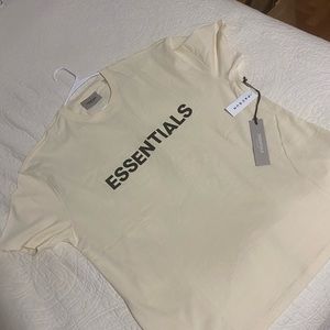 ESSENTIALS T-SHIRT